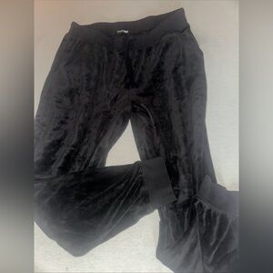 Womens Size 1X Fashion Nova Black Velour Pants.